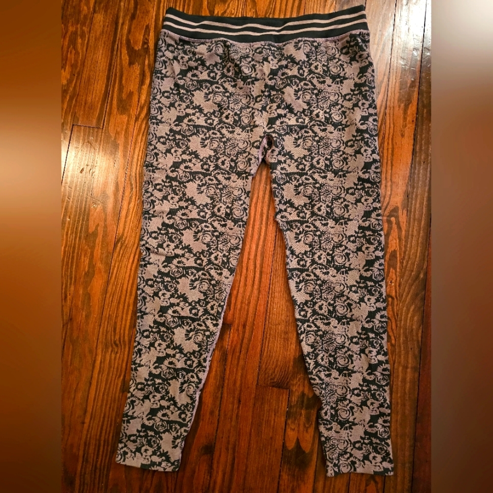 Floral Patterned Leggings NEW